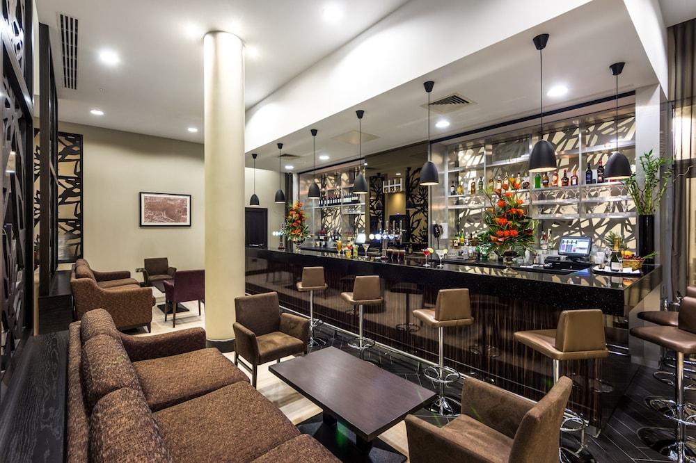 Heston Hyde Hotel Hounslow Exterior foto