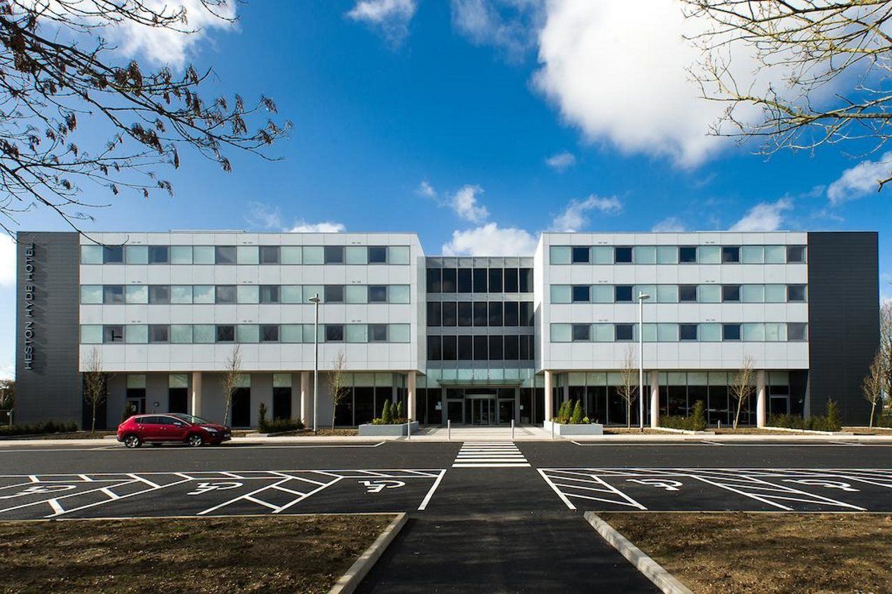 Heston Hyde Hotel Hounslow Exterior foto