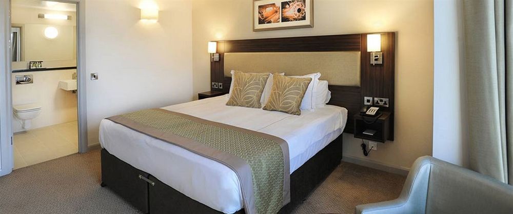 Heston Hyde Hotel Hounslow Exterior foto
