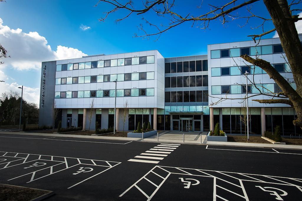 Heston Hyde Hotel Hounslow Exterior foto